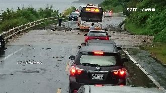 花蓮土石崩落！台11線人車尖叫通過