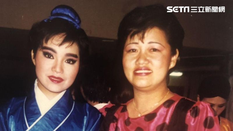 超狂！唐美雲粉絲亮32年前合照相認