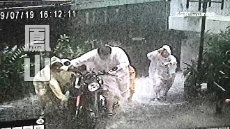 鳳山大淹水！區公所抽水機竟先借苓雅