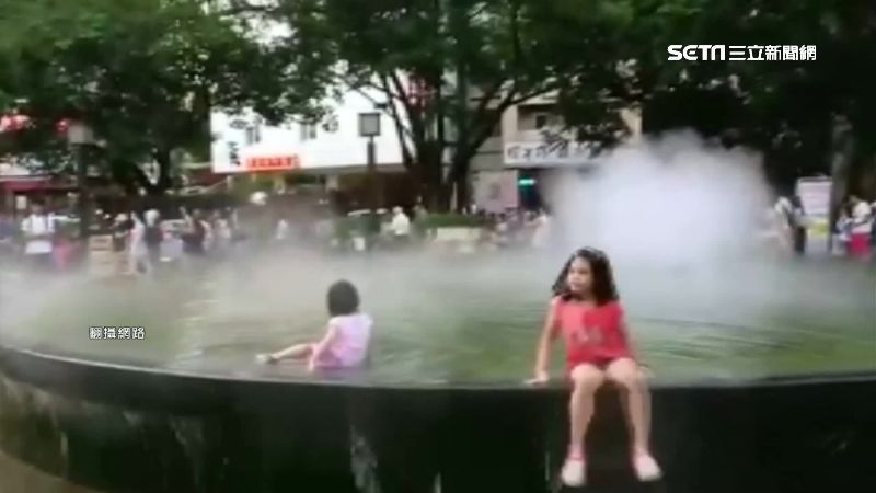 太熱？北投百年噴水池遭民眾跳入戲水