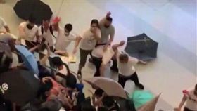  反送中／白衣人血洗元朗！港人遭毆等嘸警　釀36傷1命危 圖翻攝自臉書