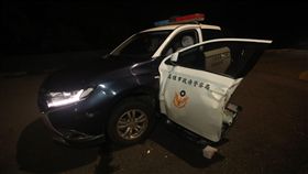 警車,高雄,交友,撞警,倒車,逃逸,無照