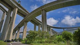 南投縣,國姓交流道,橋聳雲天,綠雕園區,拍照解任務
