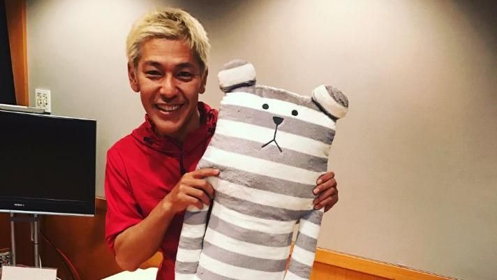 吉本興業搞笑藝人哭訴後　社長哽咽