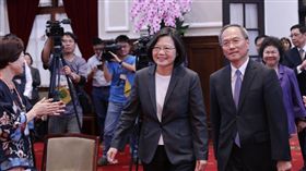 蔡英文總統23日上午接見「世界台灣商會聯合總會第25屆回國訪問暨投資考察團」。（圖／總統府提供）