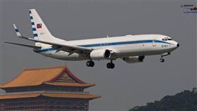 國安局,免稅,菸,總統專機（圖／翻攝自臉書）