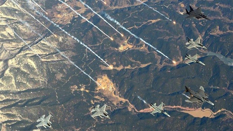 俄中首度聯合空中巡邏　加強軍事合作