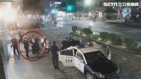 板橋,新北市政府,折凳,暴怒,攻擊,保大副中隊長,傷害（圖／翻攝畫面）