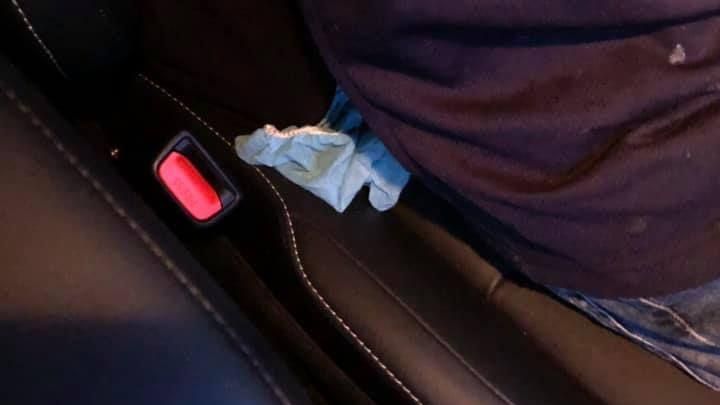 老婆發現前座女性內褲　他一看：好險