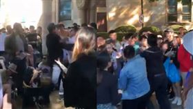 反送中,港生,昆士蘭大學,肢體衝突　圖／翻攝推特