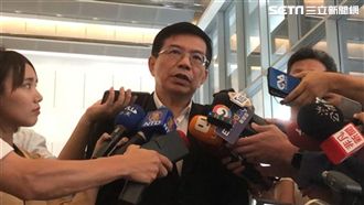 華航自提懲處輕放　王國材當場拒收