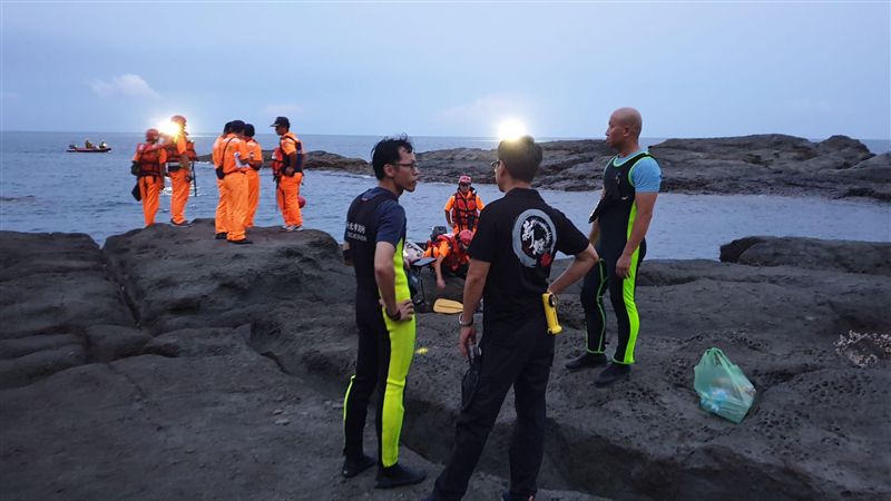 男龍洞潛水失蹤　消防海巡今持續搜救