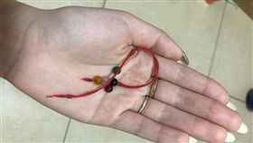 拜拜,紅線,財神廟,擋煞(圖/翻攝自爆系知識家)