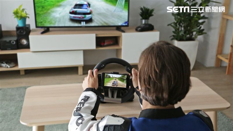 手遊福音！這賽車方向盤要你瘋狂甩尾