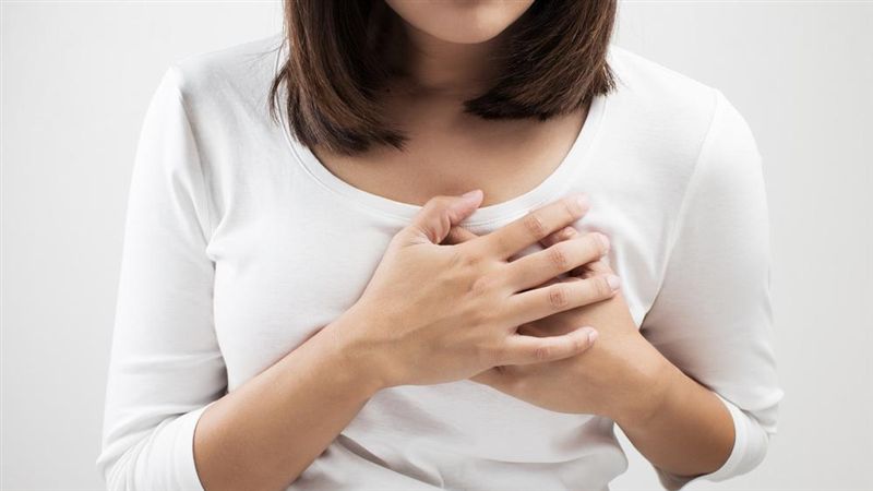 乳房吸出「綠豆沙」　竟是老公害的…