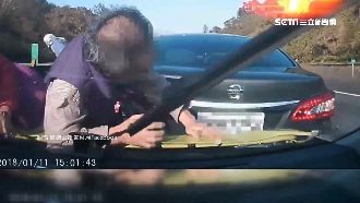 國道車禍下車勘損　千萬別站斷腿區！