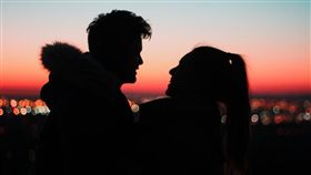 戀愛，戀人，交往，愛情　圖／翻攝自unsplash