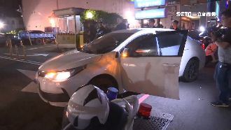 逆向引注意自投羅網　警盤查揪出槍毒