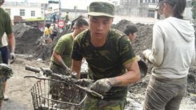 莫拉克風災10週年紀念活動　尋找當年的你2009年颱風莫拉克肆虐屏東，至今適逢10週年，屏東縣政府規劃一系列回顧與展望活動，其中包含「尋找當年的你」，找尋當年風災期間曾伸出援手人們。（屏東縣政府提供）中央社記者郭芷瑄傳真　108年7月24日