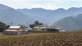 氣候導致交通中斷　中市和平區垃圾累積成山近期天候造成中橫便道中斷，導致台中市和平區福壽山垃圾轉運站，累積達600噸宛如一座垃圾山。（台中市政府提供）中央社記者蘇木春傳真　108年7月25日