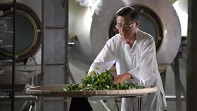 南投茶博會10年　林明溱化身茶伯代言宣傳第10屆南投世界茶業博覽會將在10月10日到10月20日舉行，南投縣長林明溱（圖）25日化身招牌的「茶伯」打扮拍宣傳廣告，邀全國民眾屆時來南投找好茶、喝好茶、買好茶。（南投縣政府提供）中央社記者蕭博陽南投傳真　108年7月25日