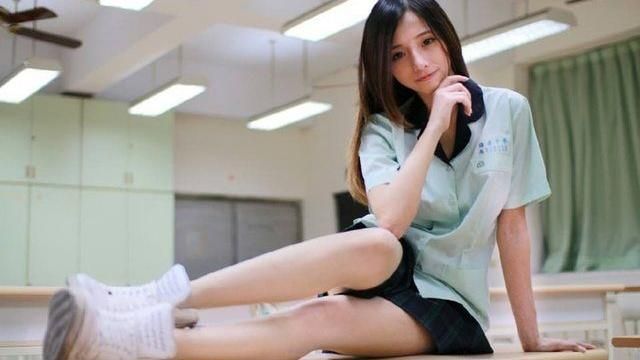 閃亮亮再曝光…逆天長腿＋甜美胸器！