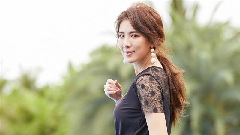 小禎自爆菸癮5年　這招讓她一夜戒掉