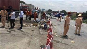 越南,車禍,圍觀,兒子,葬禮（圖／翻攝自微信）