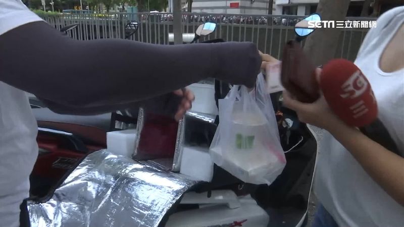 餐點等嘸人拿…外送員自行處理不退費