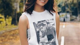 內衣,上衣,居家服,倒垃圾,貓砂,鄰居,電梯,反穿,胸襯,正妹,Dcard　圖／翻攝自Pxhere https://parg.co/McI