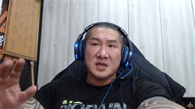 館長自爆接戰是釣魚！吃屎哥「後面有人」　看到警察全跑光（圖／翻攝自館長成吉思汗YouTube）