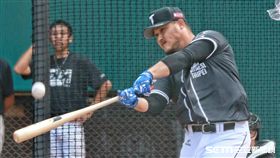 陳俊秀全壘打大賽冠軍。（圖／記者林士傑攝影）