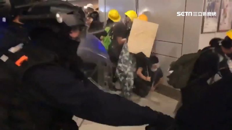 催淚彈疑波及居民　議員怒：有沒搞錯