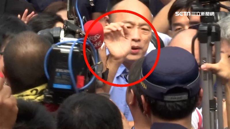 韓護衛隊全代會重現　開路時推倒媒體