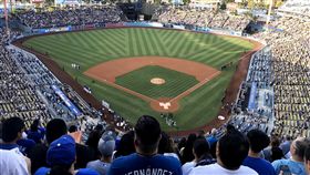 道奇球場發表31億元改造計畫美國職棒洛杉磯道奇23日宣布1億美元（約新台幣31億元）的外野改造計畫，設置約2500坪的露天廣場與電梯、空橋環形連接所有看台。（資料照片）中央社記者林宏翰洛杉磯攝　108年7月24日