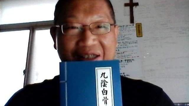 館長臆「後面有人」！吃屎哥曝藏鏡人