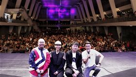 由駐馬來西亞台北經濟文化辦事處主辦的「Tea Philo哲學茶席」邀請台灣旅英服裝設計師詹朴與馬國服裝設計師對談，詹朴主張「穿得舒服、穿得開心」最重要。