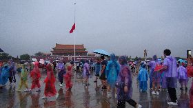 李鵬火化天安門降半旗　民眾無感