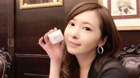 Makiyo自豪自己引進的大麻保養品是台灣第一家合法進口的產品。（圖／翻攝自臉書）