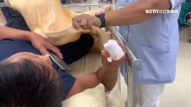痛！醉男咬下表弟手指　嚼過後吐出…