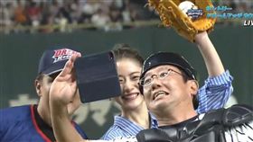 石原聰美自拍。（圖／翻攝自YouTube）