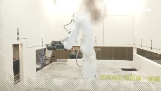 逢甲無人飲料店　砸4百萬造手機械臂