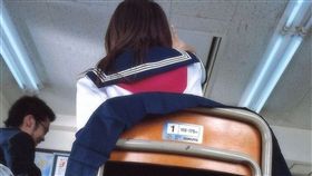 日本,裙子,高中女,同學,學生,椅子,丁字褲,水手服,誘惑,暗示,2ch　圖／翻攝自2ch