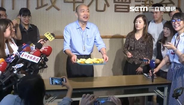 公開嗆韓　他：敢不敢留在高雄賣水果
