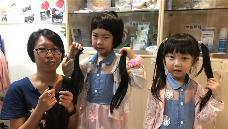 母女一同捐髮　助癌友圓夢！