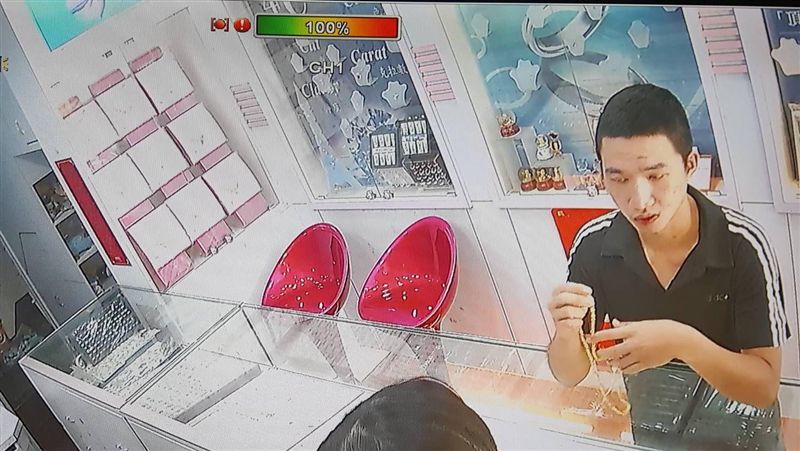花蓮銀樓搶匪長這樣！平頭黑色運動裝