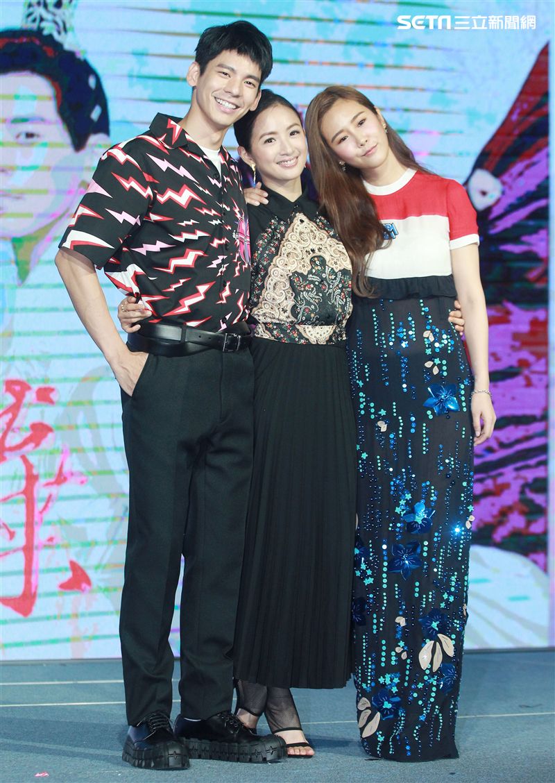 林依晨、林柏宏、黃心娣出席「小女花不棄」上檔記者。（記者邱榮吉/攝影）