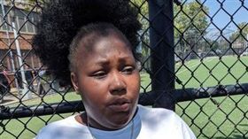 巨乳胸罩成功救命！女大生遭流彈波及　幸運防彈僅擦傷（圖／翻攝自@KOKOTV_NG 推特）