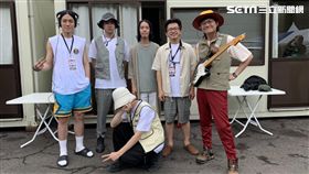 落日飛車在富士音樂祭的露營車前合影。（圖／夕陽音樂提供）