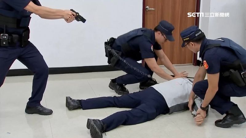 鐵警新武器將上路！遭射中秒癱瘓無力